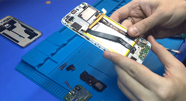 Вздулась батарея на Samsung: причины